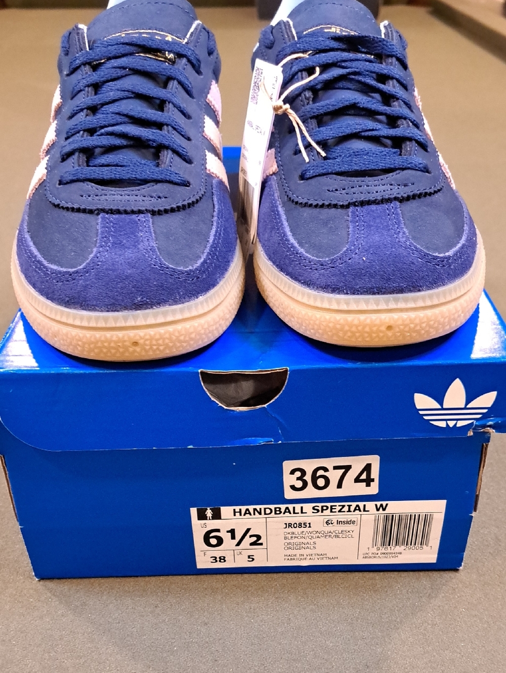 Adidas Handball Spezial - Color: Dark Blue/Wonder Quartz/Clear Sky - Size: 6.5 - Picture 3 of 10